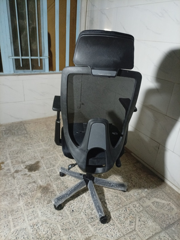 صندلی پشت توری